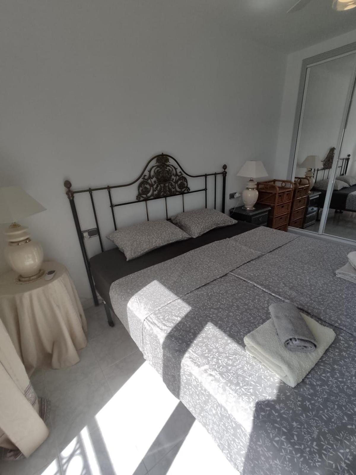 Schoenes Ruhiges Rooftop Apartment Mit Grosser Dachterrasse Τορεβιέχα Εξωτερικό φωτογραφία