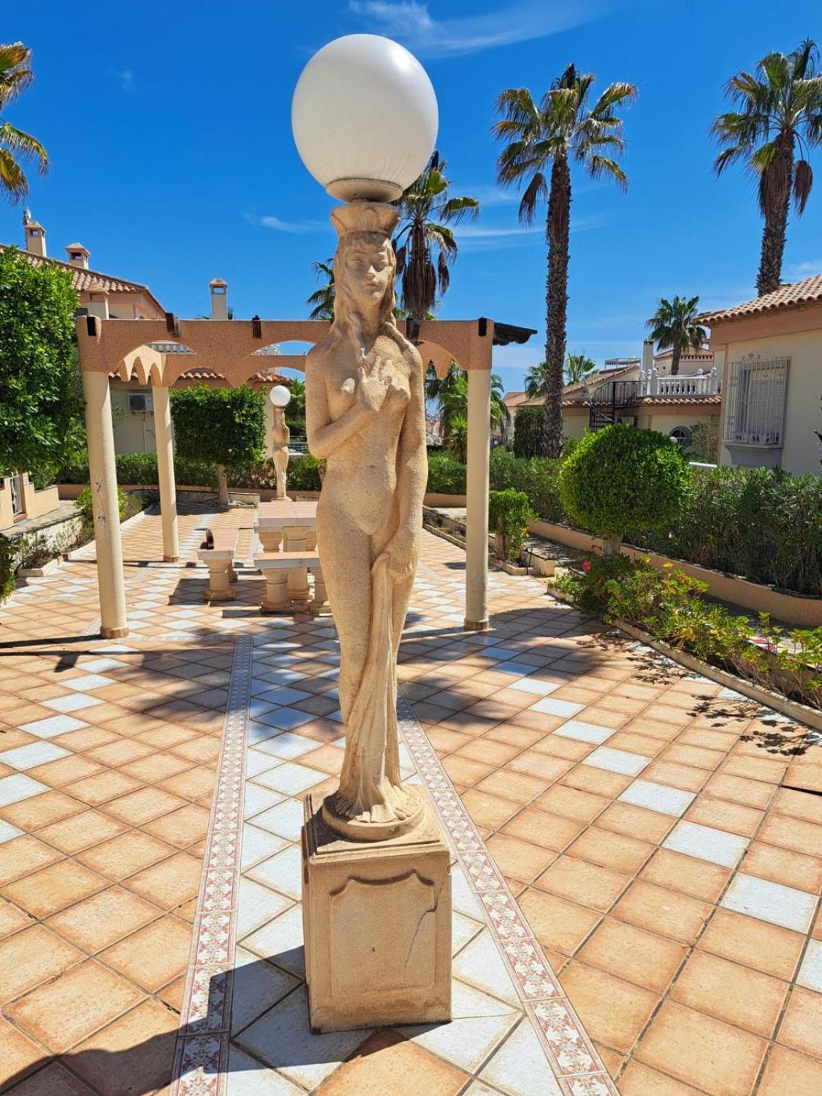 Schoenes Ruhiges Rooftop Apartment Mit Grosser Dachterrasse Τορεβιέχα Εξωτερικό φωτογραφία